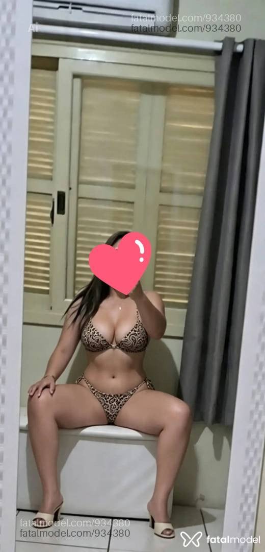 Acompanhante mulher com cabelo castanho de olhos castanhos - Luna