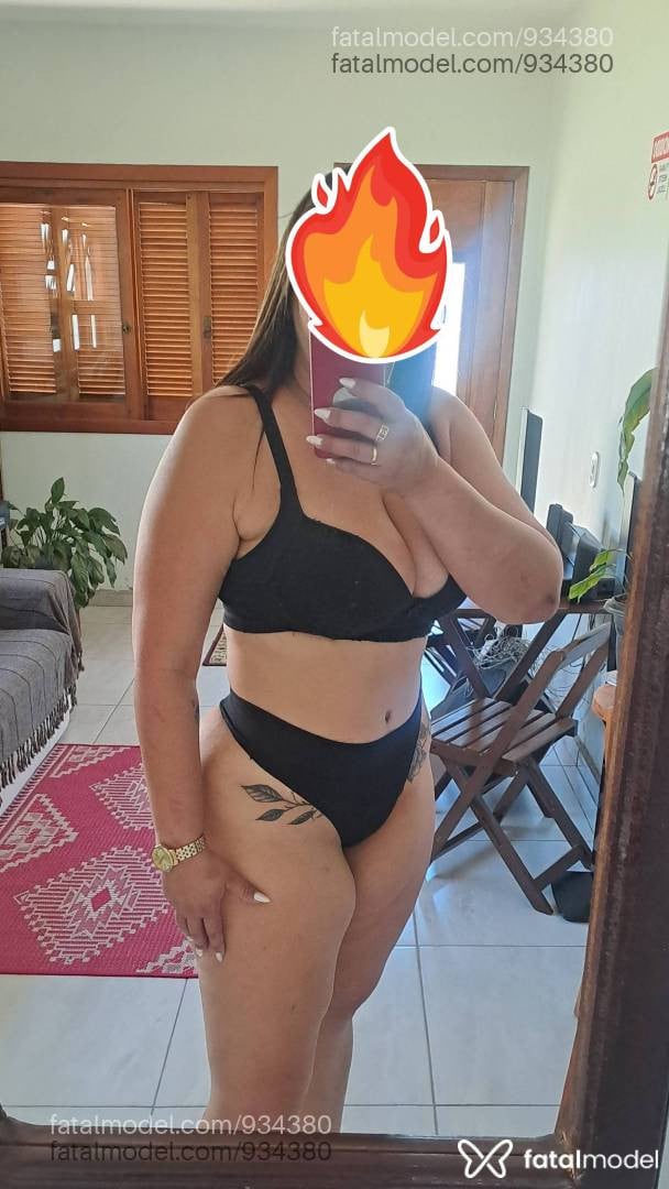 Acompanhante mulher com cabelo castanho de olhos castanhos - Luna
