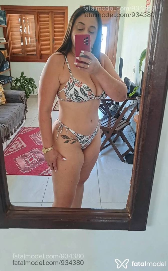 Acompanhante mulher com cabelo castanho de olhos castanhos - Luna