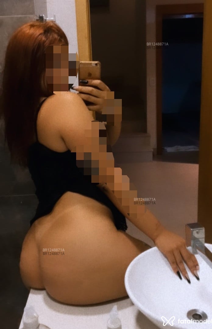 Acompanhante mulher morena (o) de olhos castanhos - Alice
