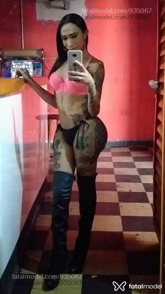 Acompanhante mulher trans morena (o) de olhos castanhos - SARAH JANNY