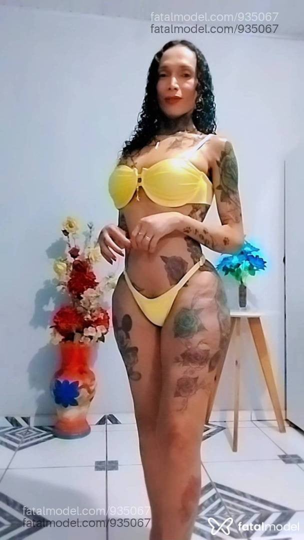 Acompanhante mulher trans morena (o) de olhos castanhos - SARAH JANNY