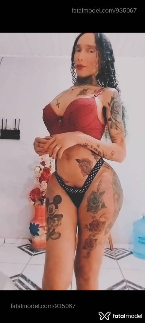 Acompanhante mulher trans morena (o) de olhos castanhos - SARAH JANNY