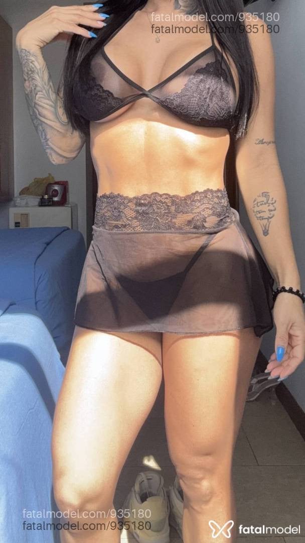 Acompanhante mulher morena (o) de olhos castanhos - Lorena