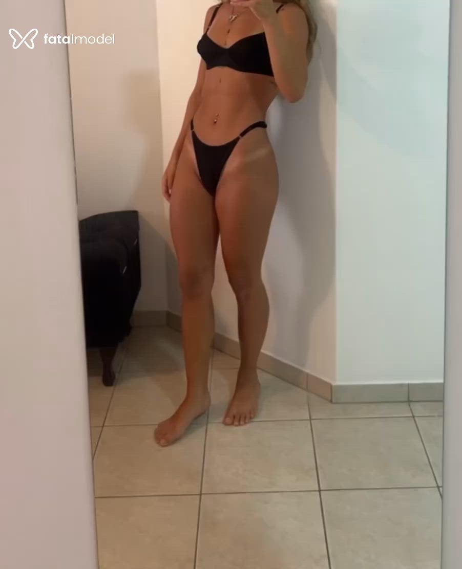 Acompanhante mulher loira (o) de olhos castanhos - Bruninha