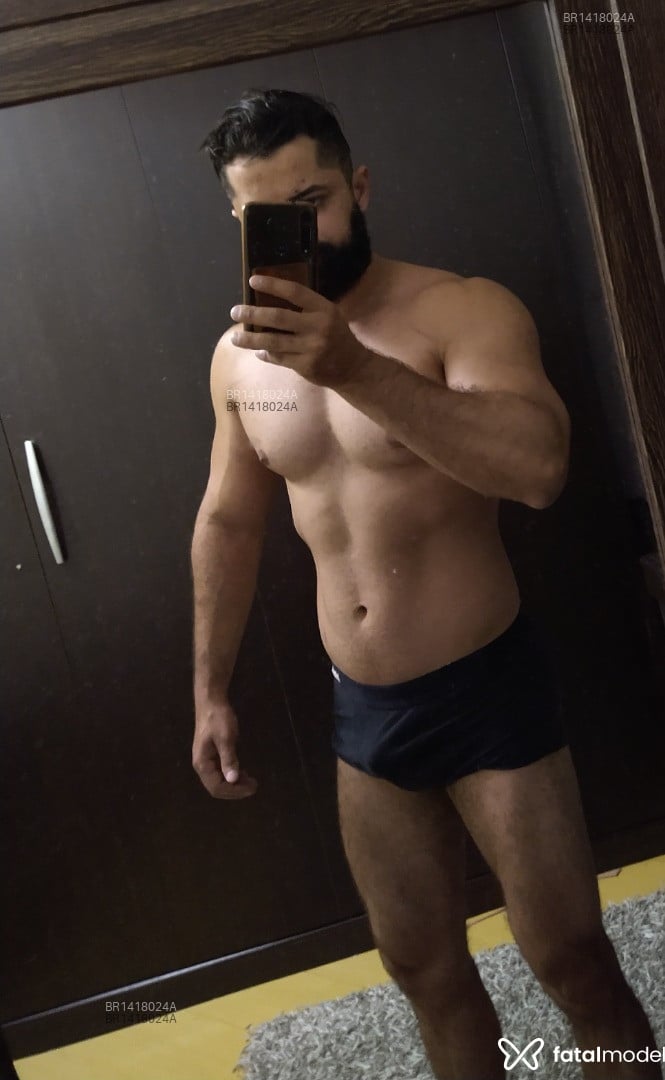 Acompanhante homem com cabelo castanho de olhos castanhos em Joinville - Fernando