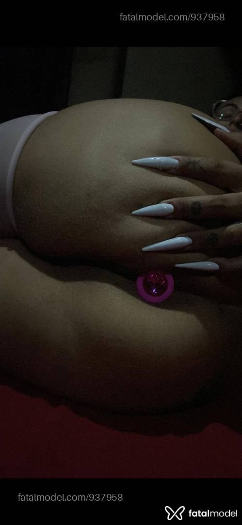 Acompanhante mulher morena (o) de olhos castanhos - Thays