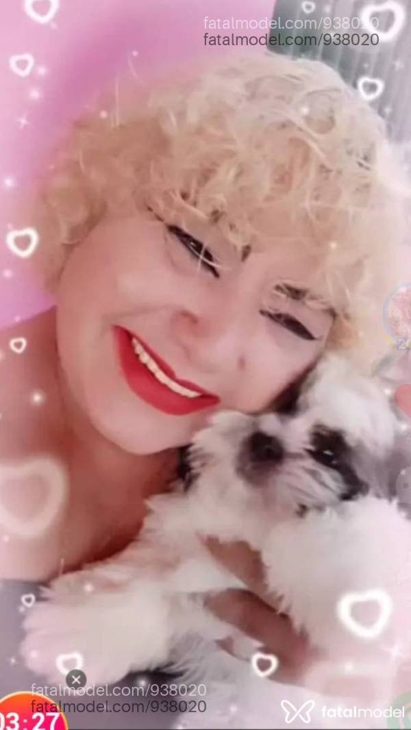 Acompanhante mulher loira (o) de olhos mel em Água Boa - Ademiza