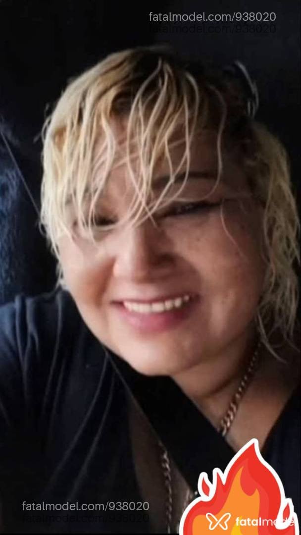 Acompanhante mulher loira (o) de olhos mel em Água Boa - Ademiza