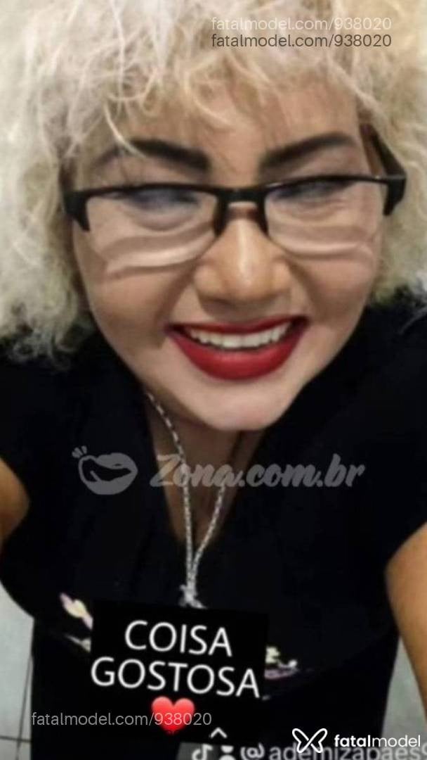Acompanhante mulher loira (o) de olhos mel - Ademiza