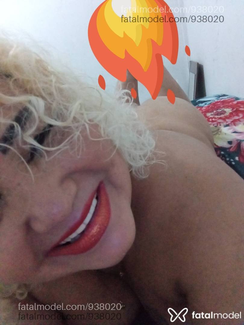 Acompanhante mulher loira (o) de olhos mel - Ademiza