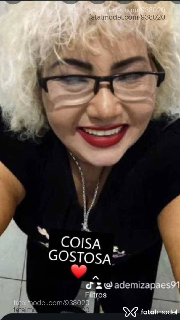 Acompanhante mulher loira (o) de olhos mel - Ademiza