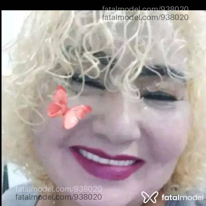 Acompanhante mulher loira (o) de olhos mel - Ademiza