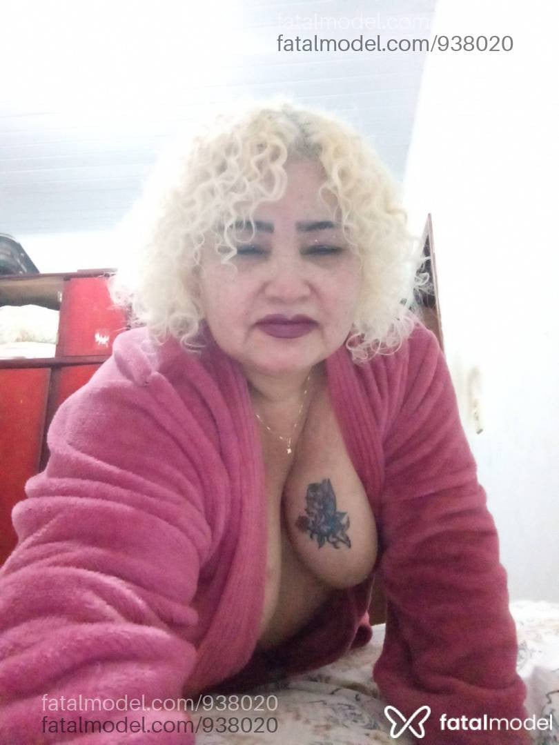 Acompanhante mulher loira (o) de olhos mel - Ademiza
