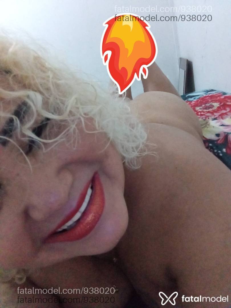 Acompanhante mulher loira (o) de olhos mel - Ademiza