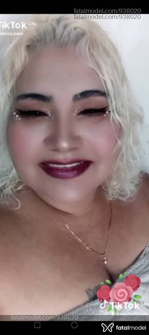 Acompanhante mulher loira (o) de olhos mel em Água Boa - Ademiza