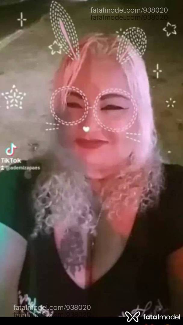 Acompanhante mulher loira (o) de olhos mel em Água Boa - Ademiza