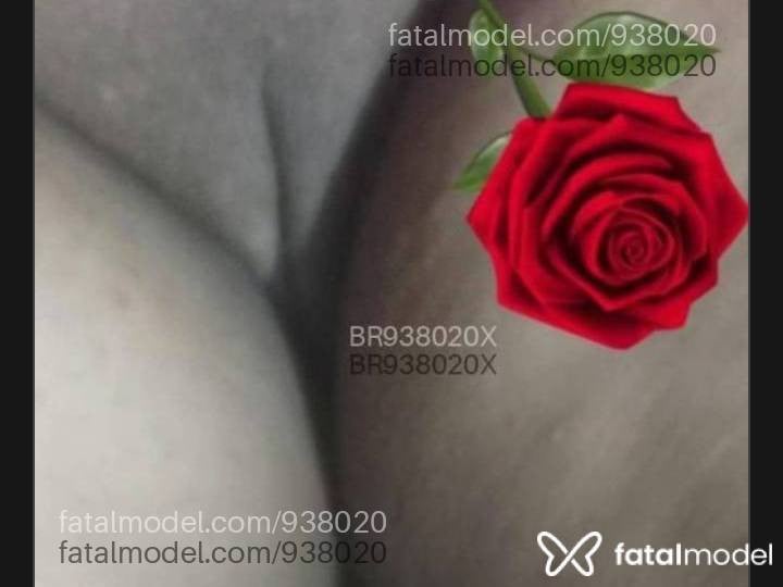 Acompanhante mulher loira (o) de olhos mel - Ademiza