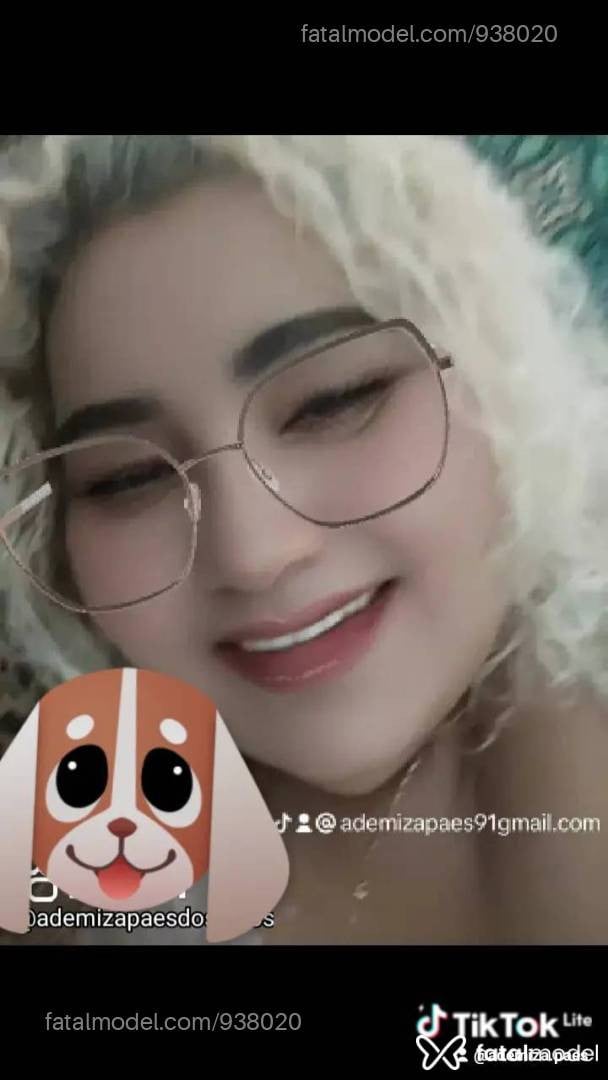 Acompanhante mulher loira (o) de olhos mel - Ademiza