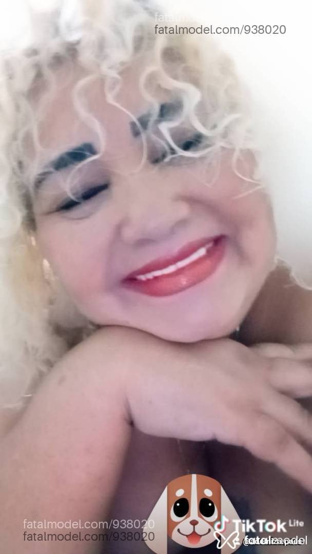 Acompanhante mulher loira (o) de olhos mel em Água Boa - Ademiza