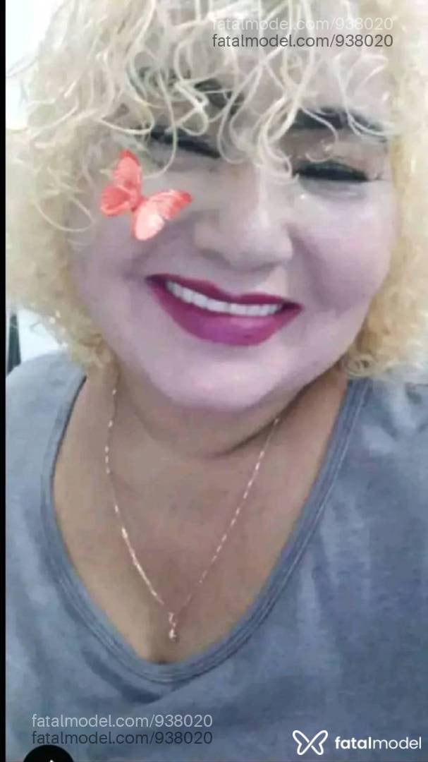 Acompanhante mulher loira (o) de olhos mel - Ademiza