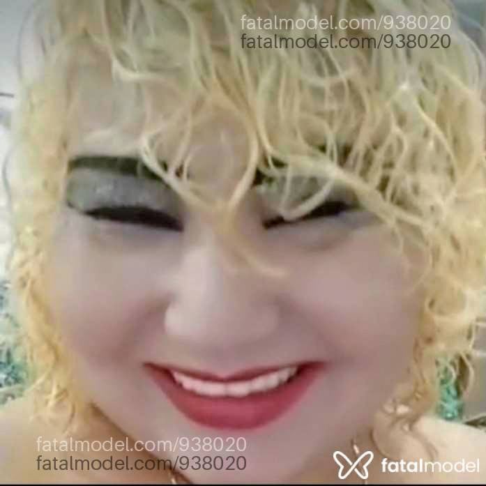Acompanhante mulher loira (o) de olhos mel em Água Boa - Ademiza