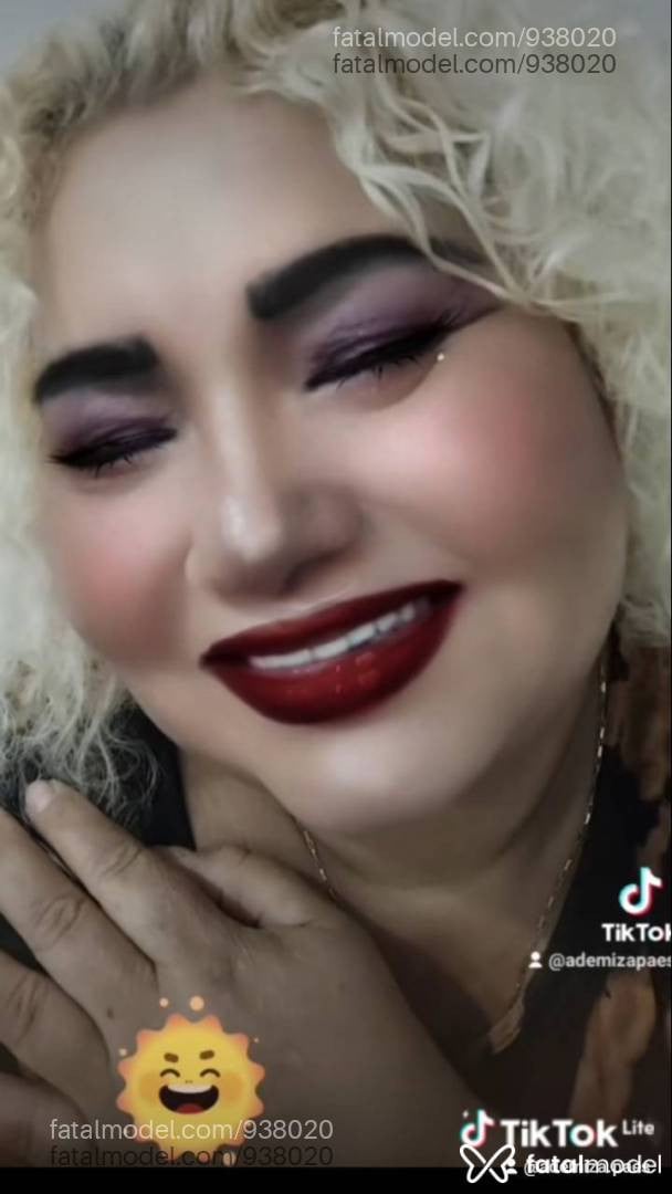 Acompanhante mulher loira (o) de olhos mel em Água Boa - Ademiza