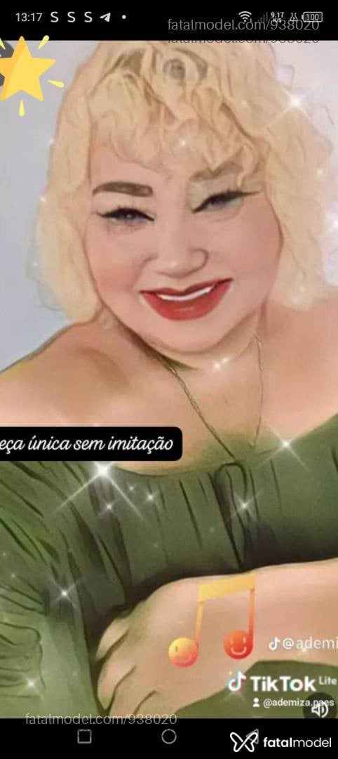 Acompanhante mulher loira (o) de olhos mel - Ademiza