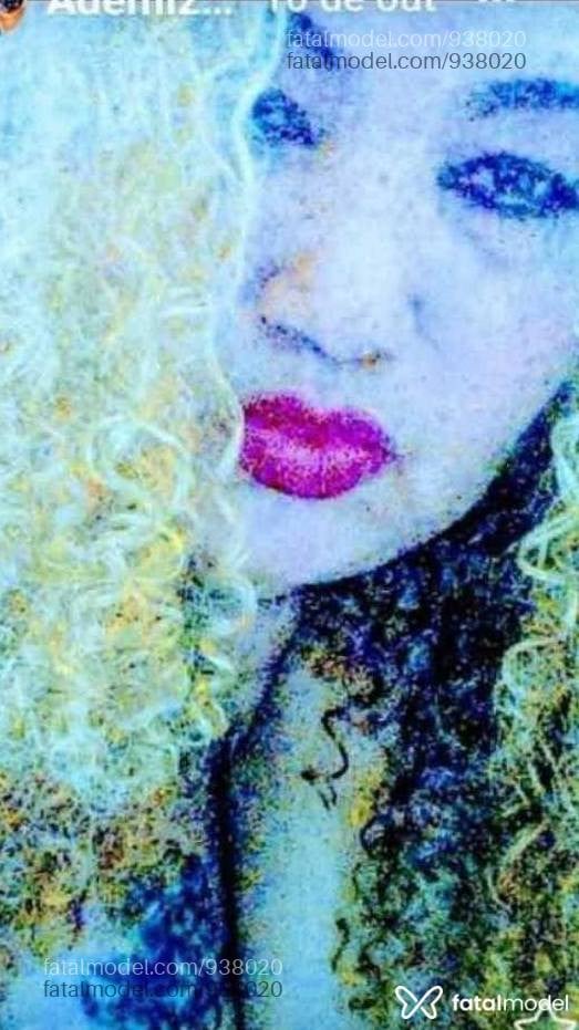 Acompanhante mulher loira (o) de olhos mel em Água Boa - Ademiza