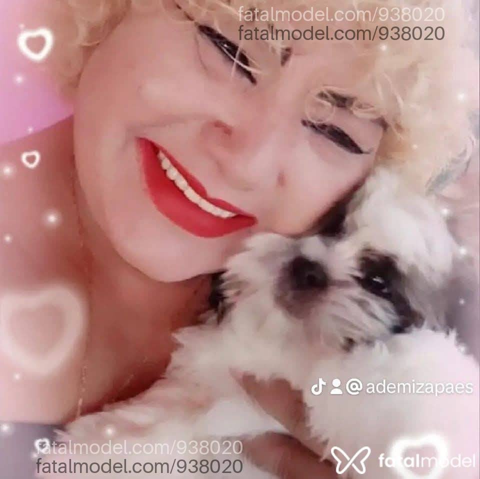 Acompanhante mulher loira (o) de olhos mel - Ademiza