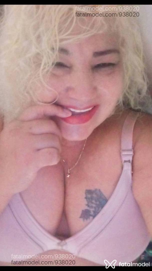 Acompanhante mulher loira (o) de olhos mel em Água Boa - Ademiza