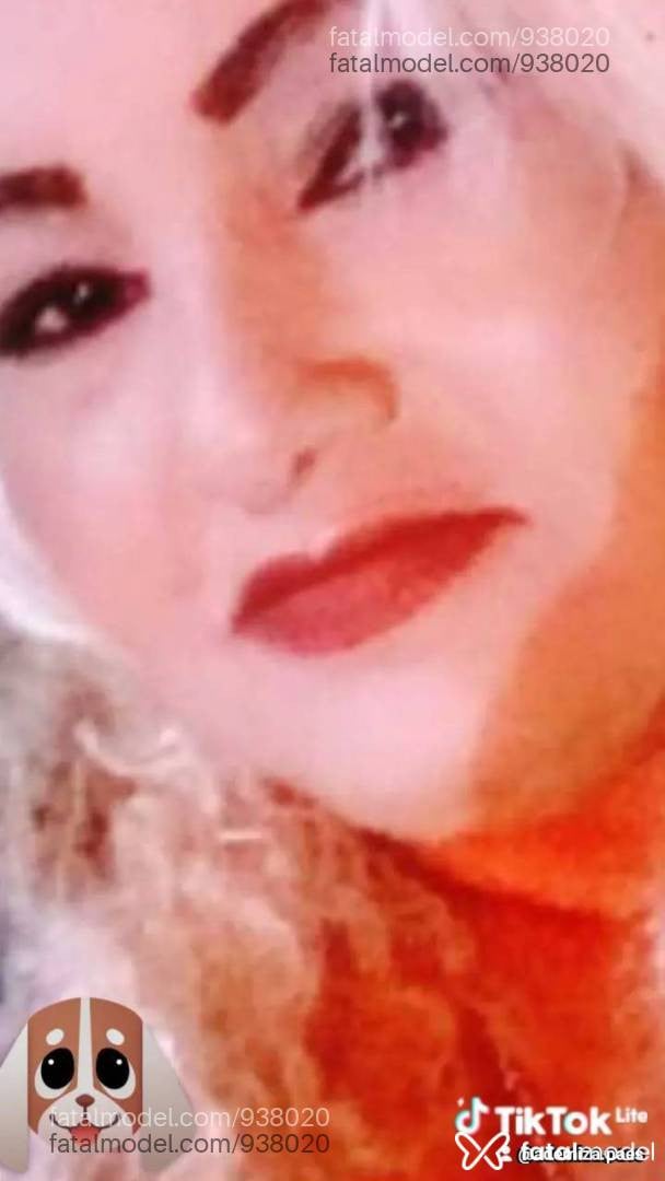 Acompanhante mulher loira (o) de olhos mel em Água Boa - Ademiza