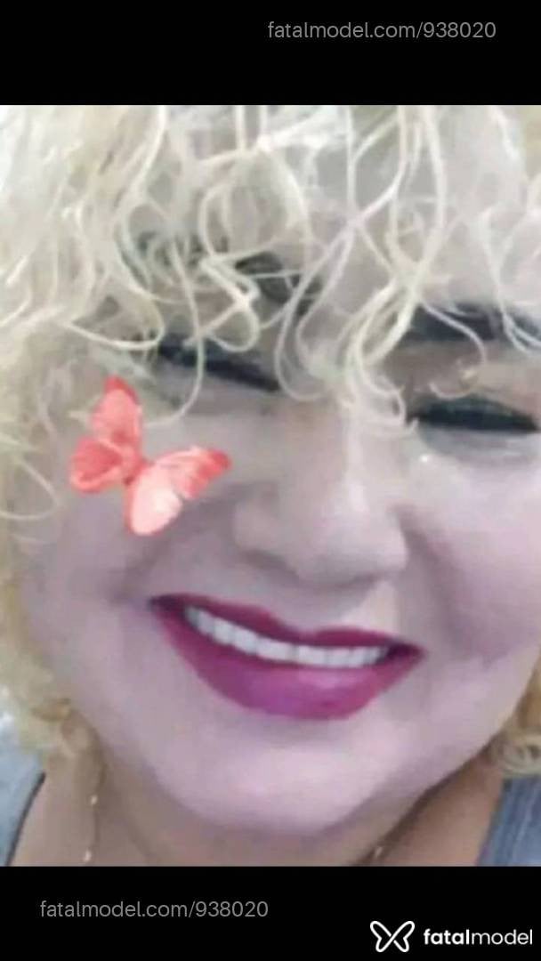 Acompanhante mulher loira (o) de olhos mel - Ademiza
