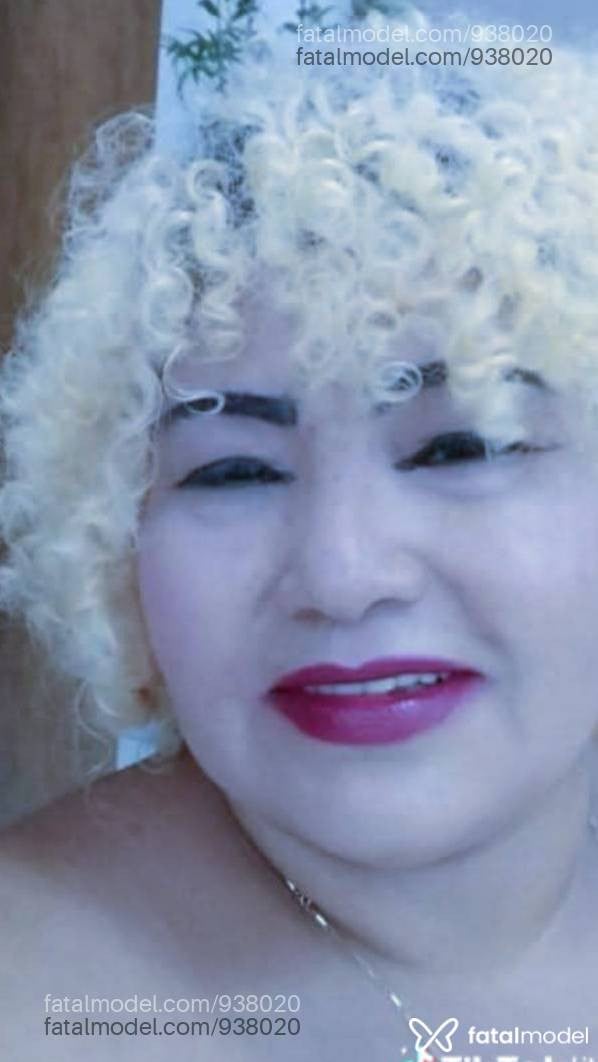 Acompanhante mulher loira (o) de olhos mel em Água Boa - Ademiza