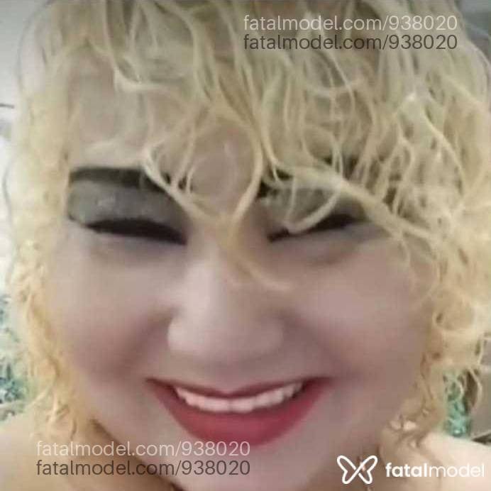 Acompanhante mulher loira (o) de olhos mel em Água Boa - Ademiza