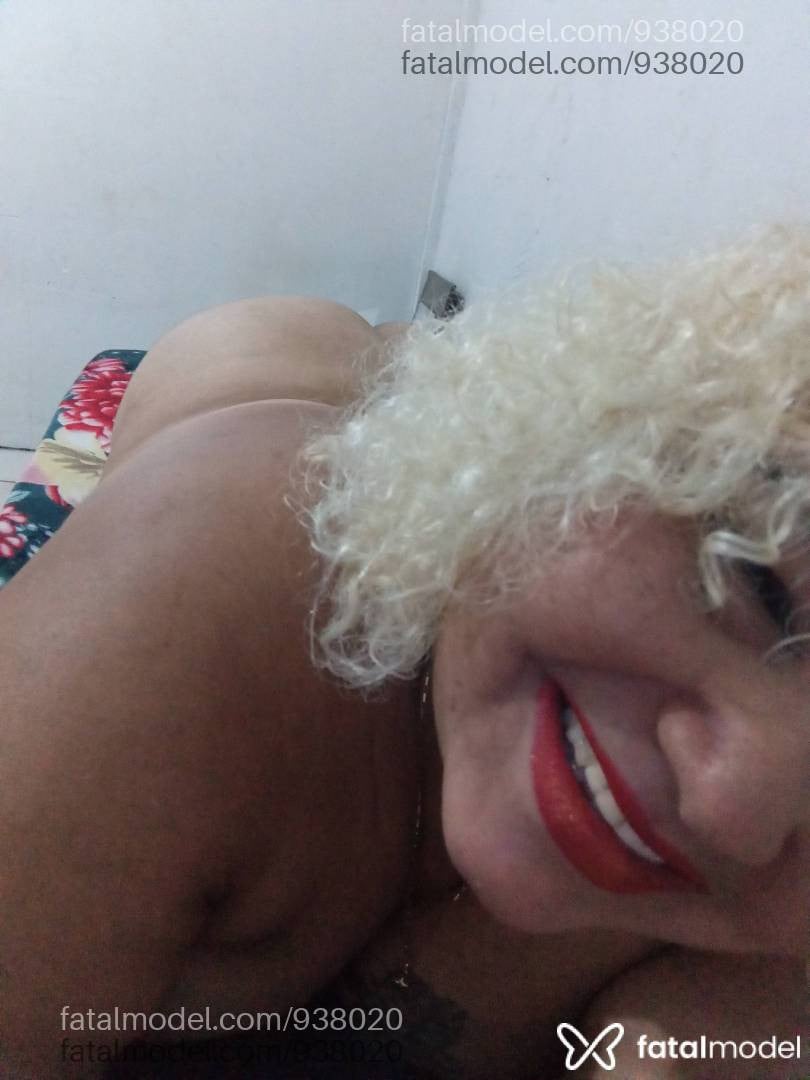 Acompanhante mulher loira (o) de olhos mel em Água Boa - Ademiza