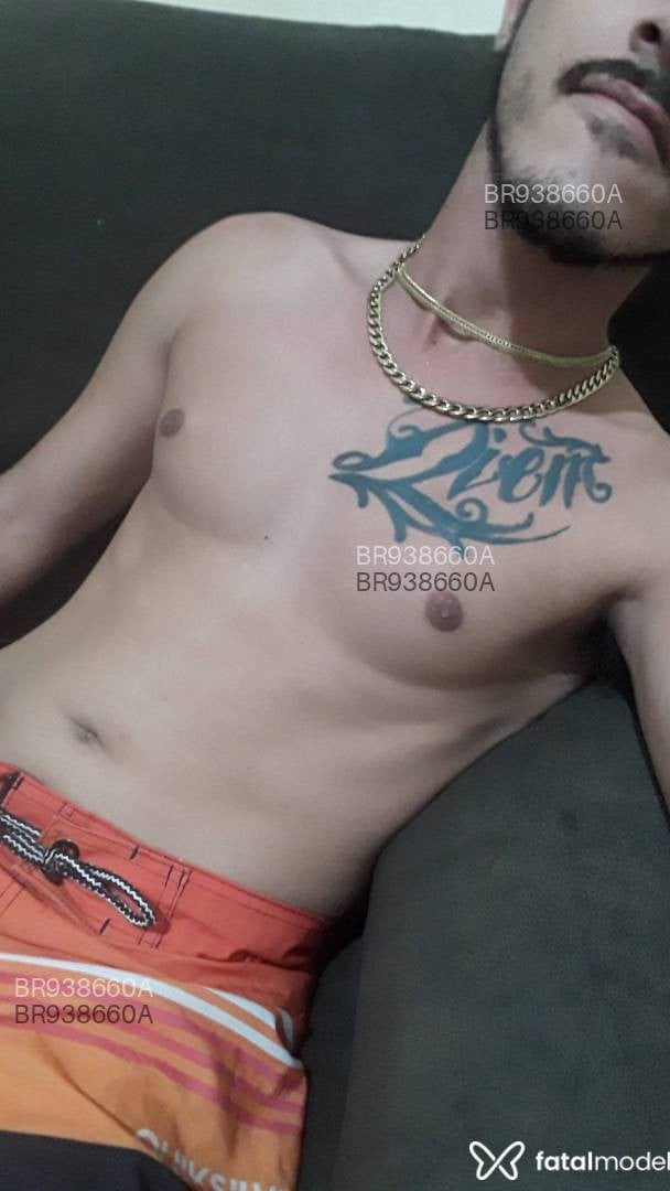 Acompanhante homem morena (o) de olhos castanhos em Itumbiara Acompanhante homem morena (o) de olhos castanhos em Itumbiara - Enzo Ferrary