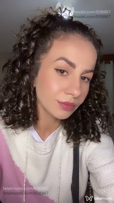 Acompanhante mulher com cabelo castanho de olhos castanhos em Conselheiro Lafaiete - Stephanie