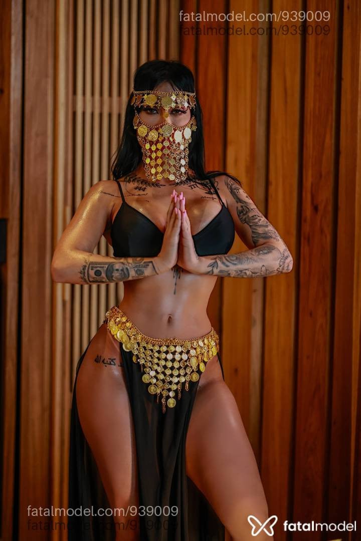 Acompanhante mulher morena (o) de olhos mel - Heloíse Vitty
