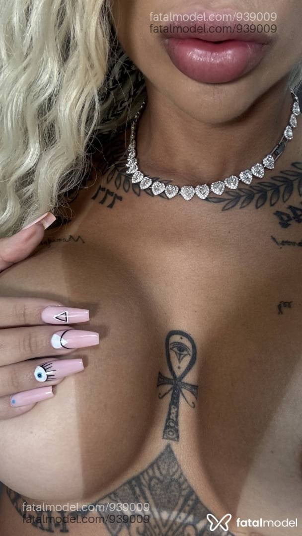 Acompanhante mulher morena (o) de olhos mel em Chapecó - Heloíse Vitty