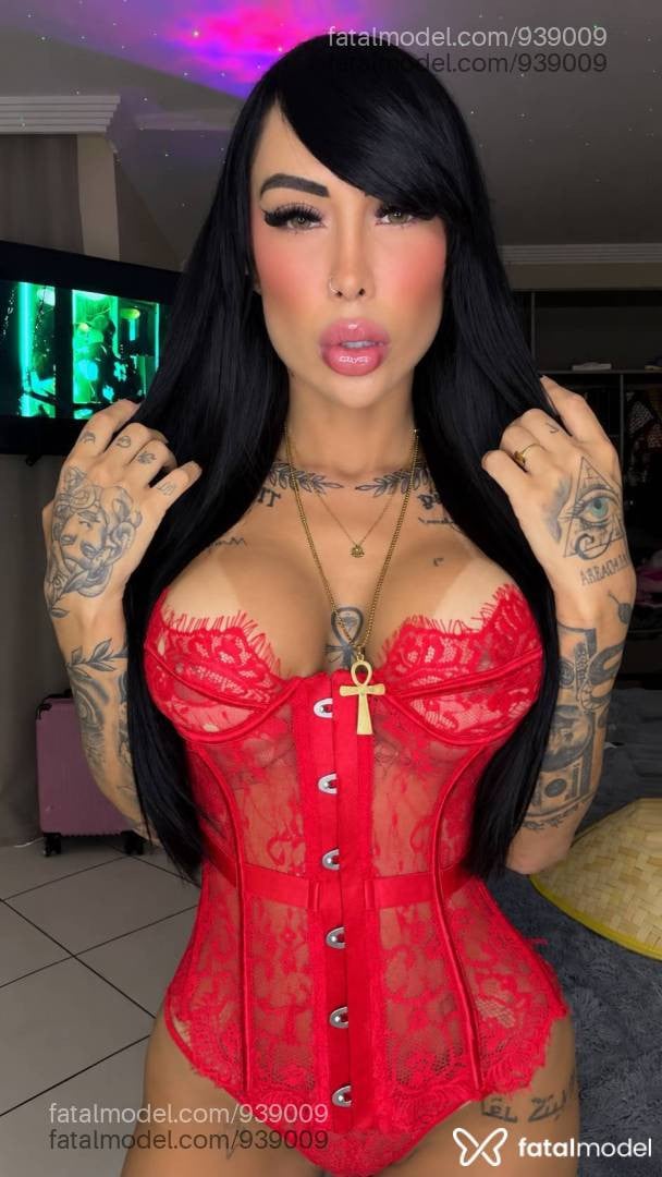 Acompanhante mulher morena (o) de olhos mel - Heloíse Vitty