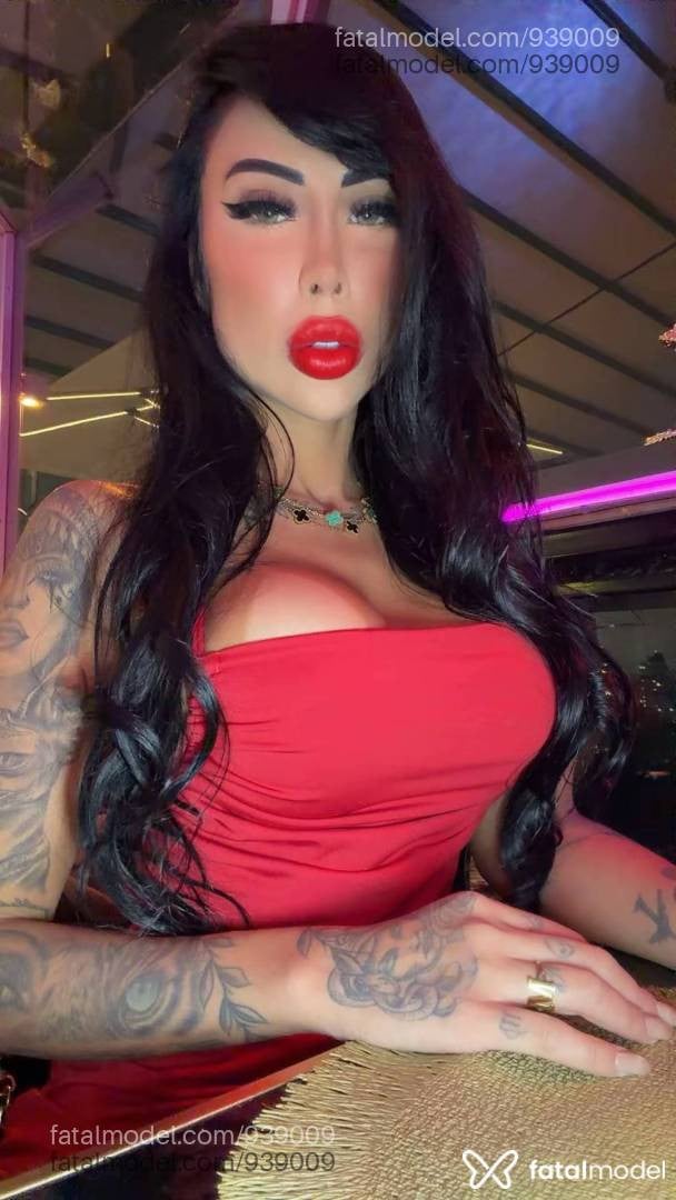 Acompanhante mulher morena (o) de olhos mel - Heloíse Vitty