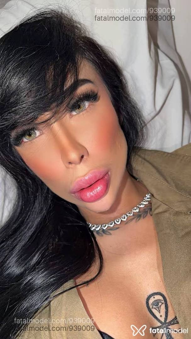 Acompanhante mulher morena (o) de olhos mel - Heloíse Vitty