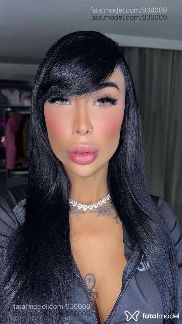Acompanhante mulher morena (o) de olhos mel - Heloíse Vitty