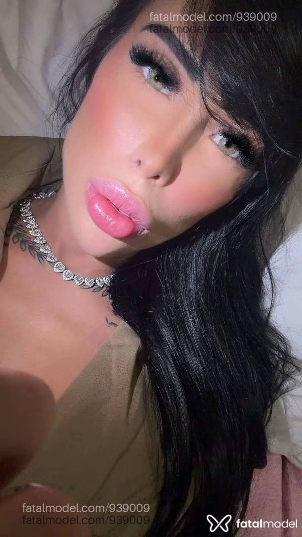Acompanhante mulher morena (o) de olhos mel - Heloíse Vitty