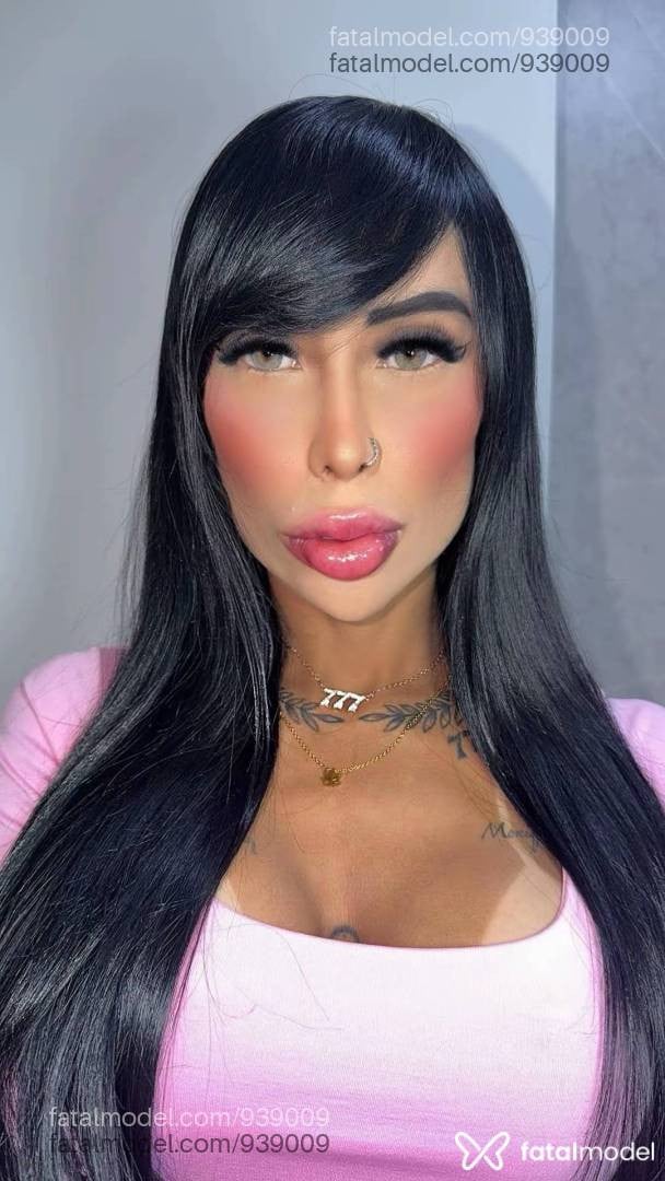 Acompanhante mulher morena (o) de olhos mel - Heloíse Vitty