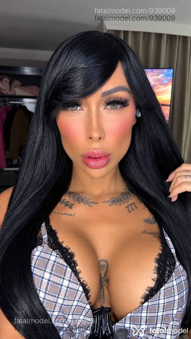 Acompanhante mulher morena (o) de olhos mel - Heloíse Vitty