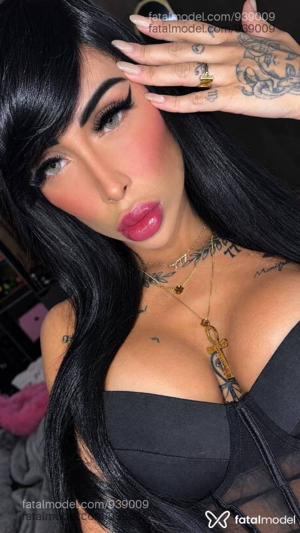 Acompanhante mulher morena (o) de olhos mel - Heloíse Vitty