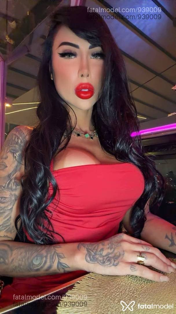 Acompanhante mulher morena (o) de olhos mel - Heloíse Vitty