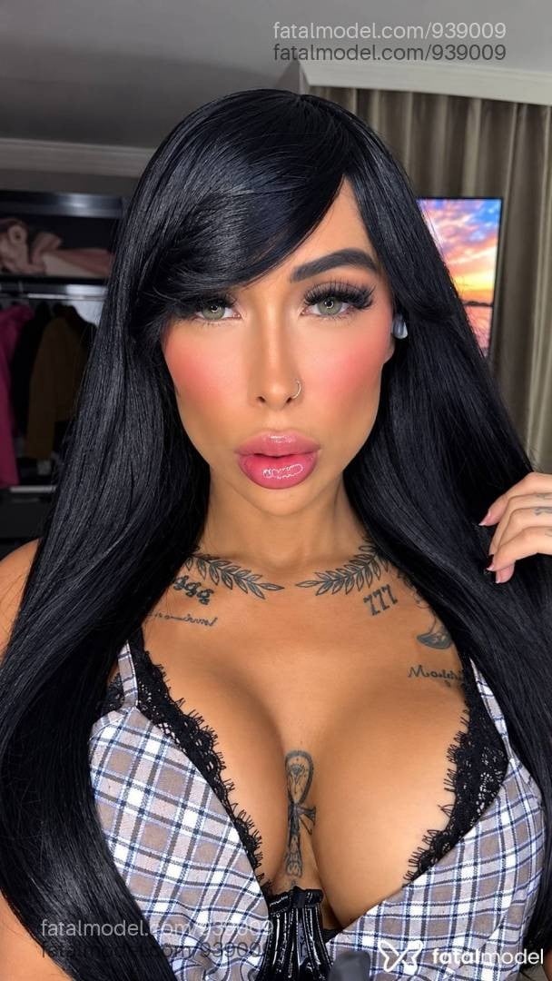 Acompanhante mulher morena (o) de olhos mel - Heloíse Vitty